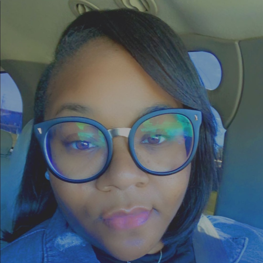 Meet your Posher, Malita